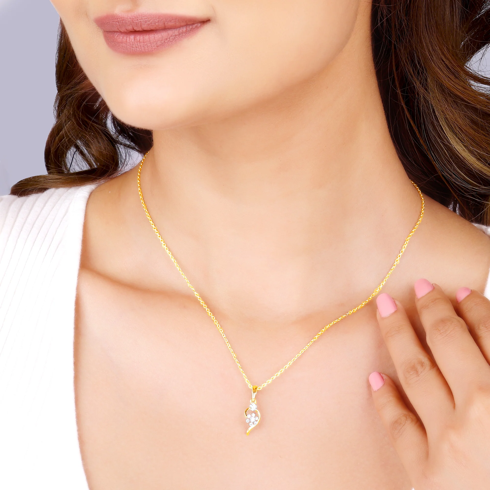 Gold Feathery Elegance Diamond Pendant - Image 3