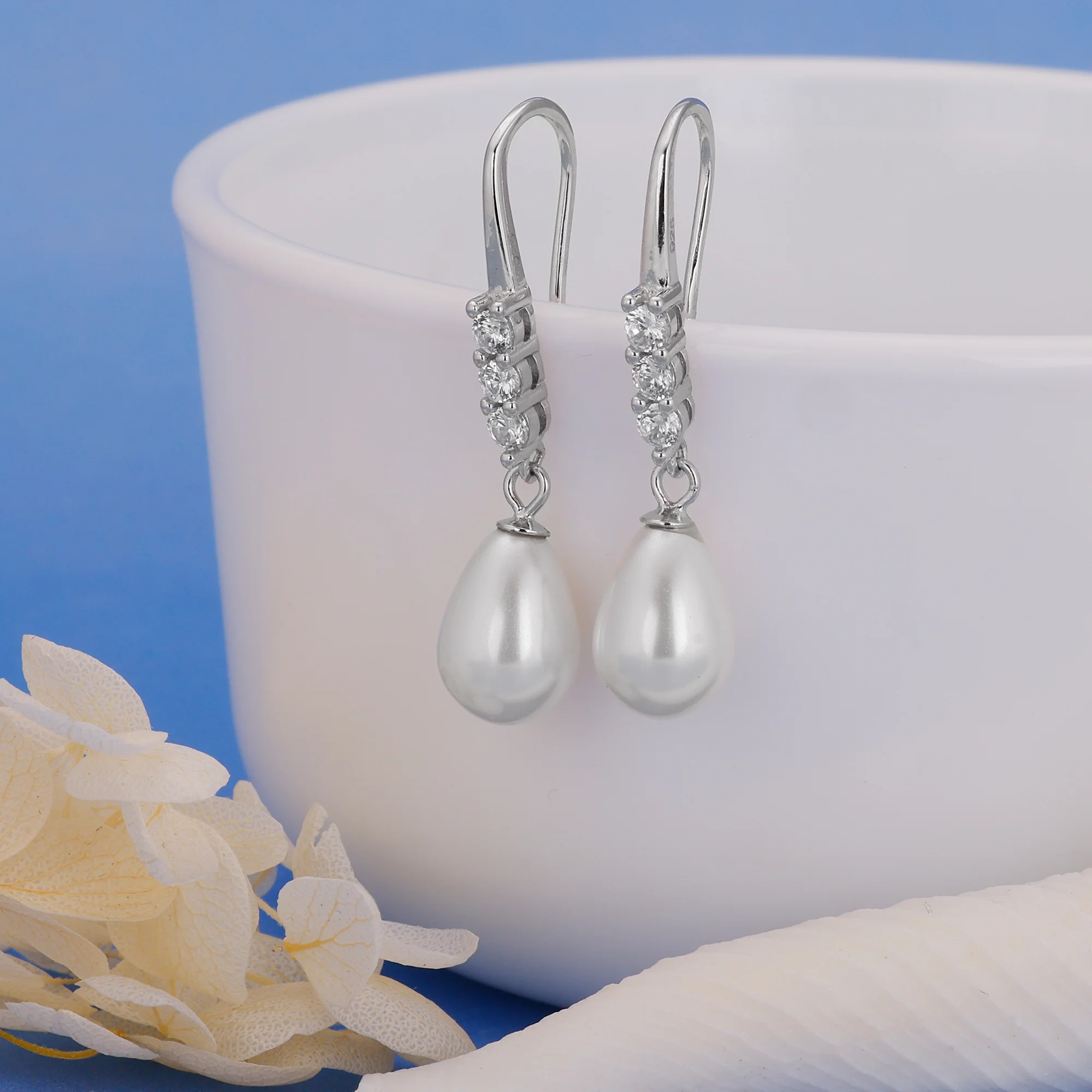 Anushka Sharma Silver Drops of Pearl Earrings - Image 2
