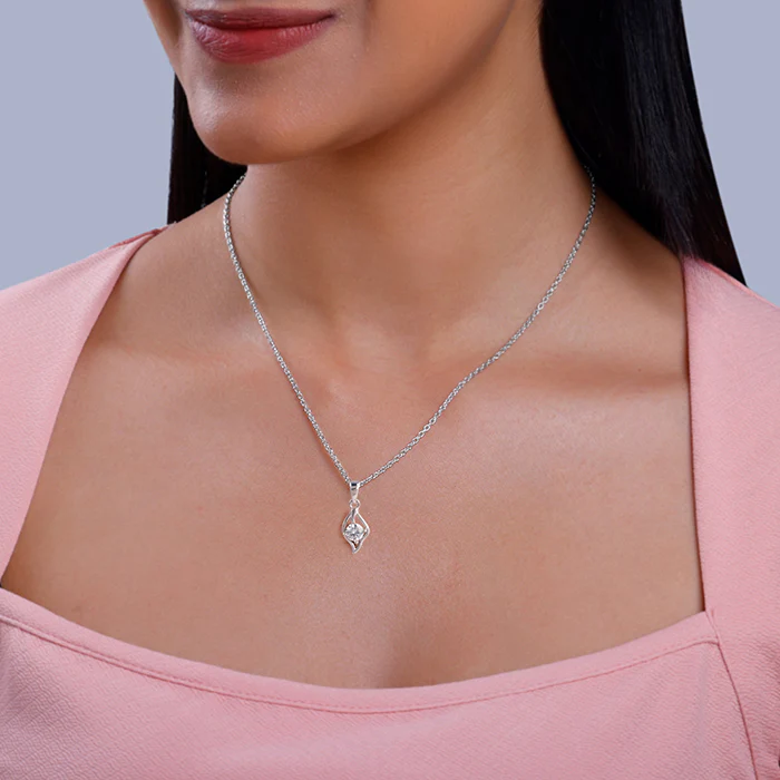 Anushka Sharma Silver Falling Dew Pendant With Link Chain - Image 3