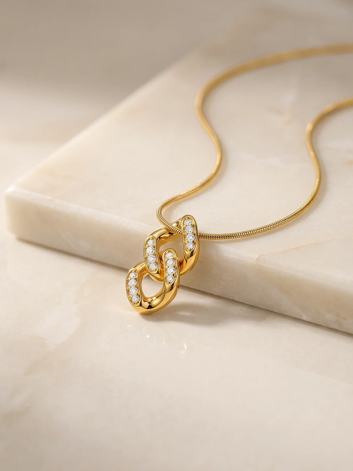 Drip Links Gold Plated Pendant With Link Chain - Image 2