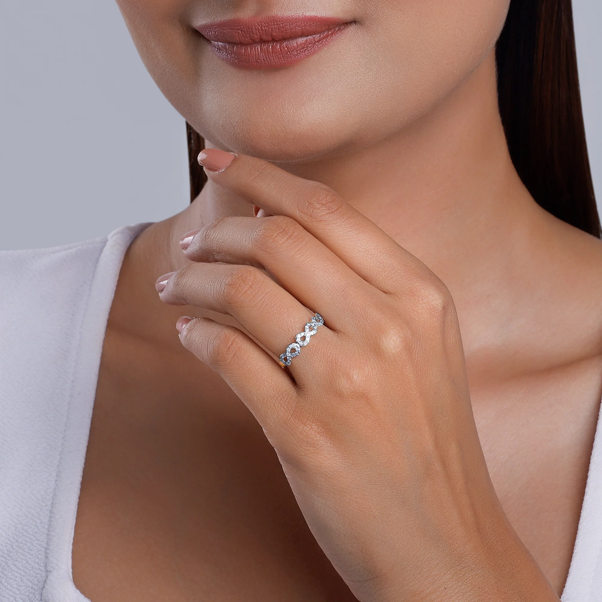 Gold Classic Infinito Diamond Ring - Image 3
