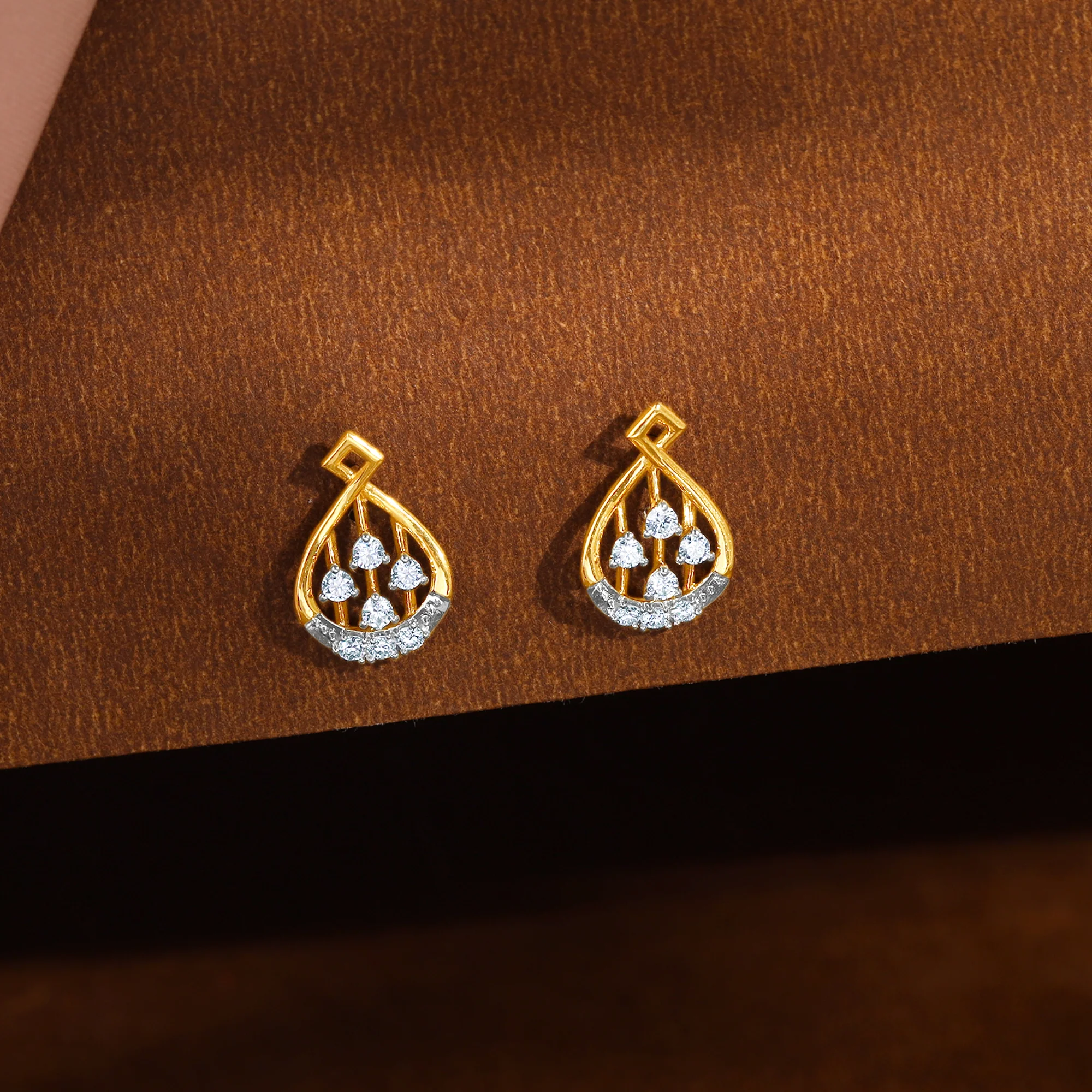 Gold Dropping Ray Lab Grown Diamond Earrings - Image 2