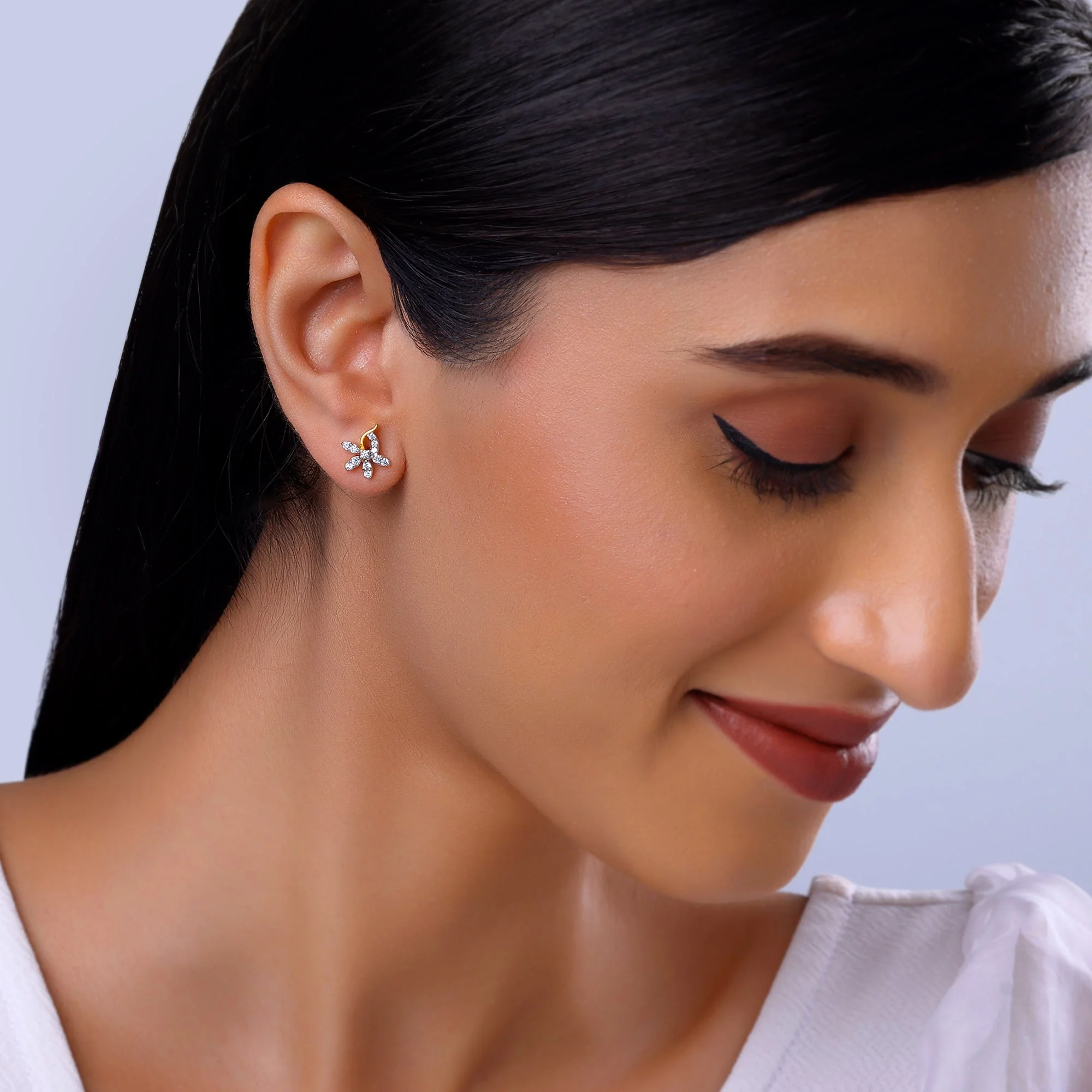 Gold Elegant Flora Diamond Earrings - Image 3