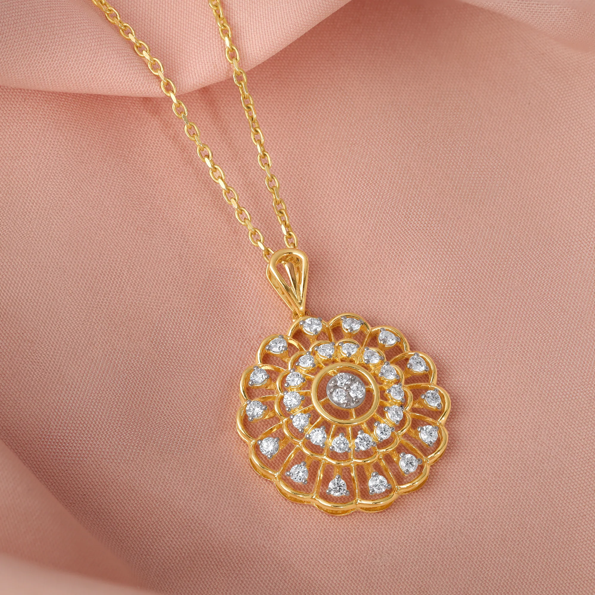 Gold Florentia Lab Grown Diamond Pendant - Image 2