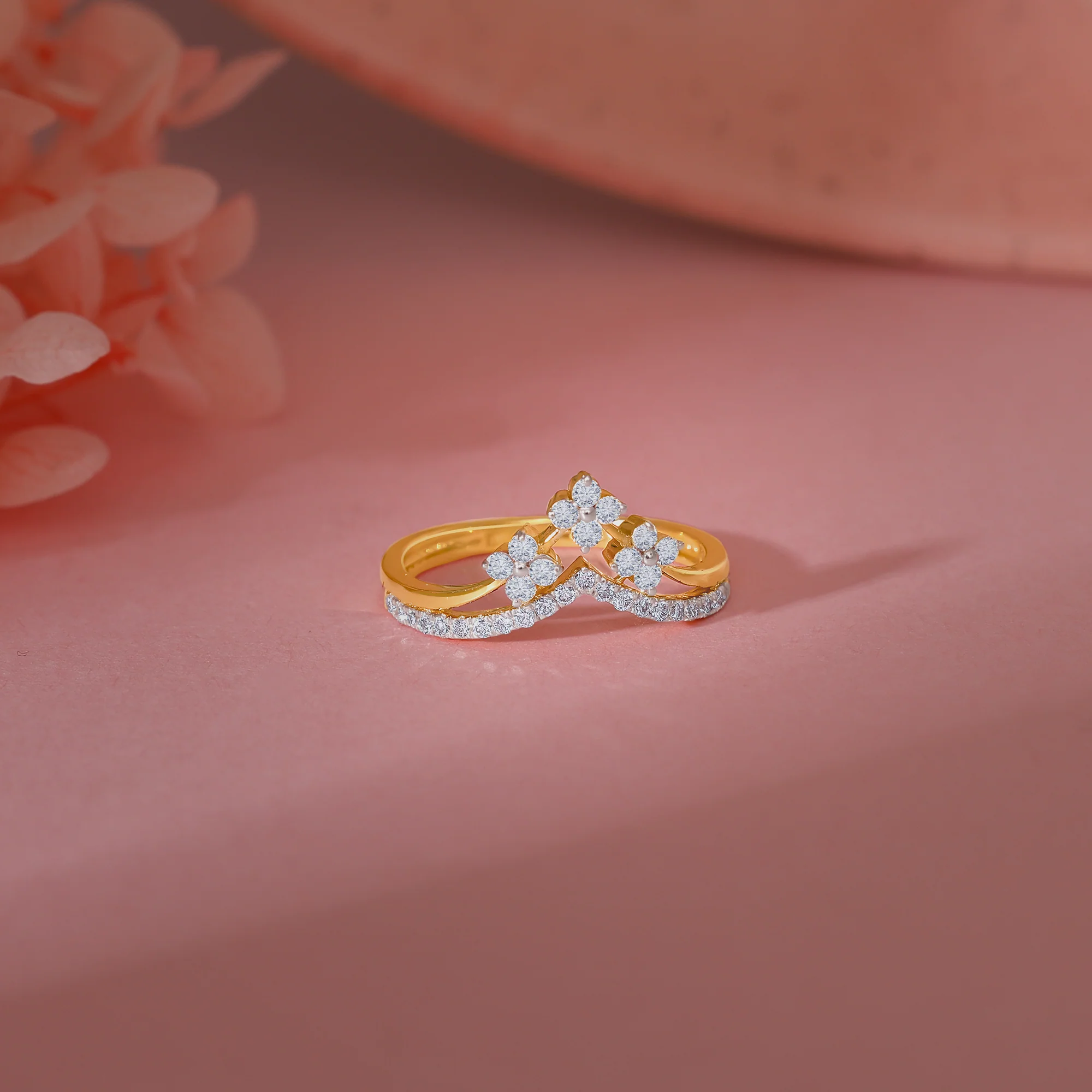 Gold Glittery Crown Diamond Ring - Image 2