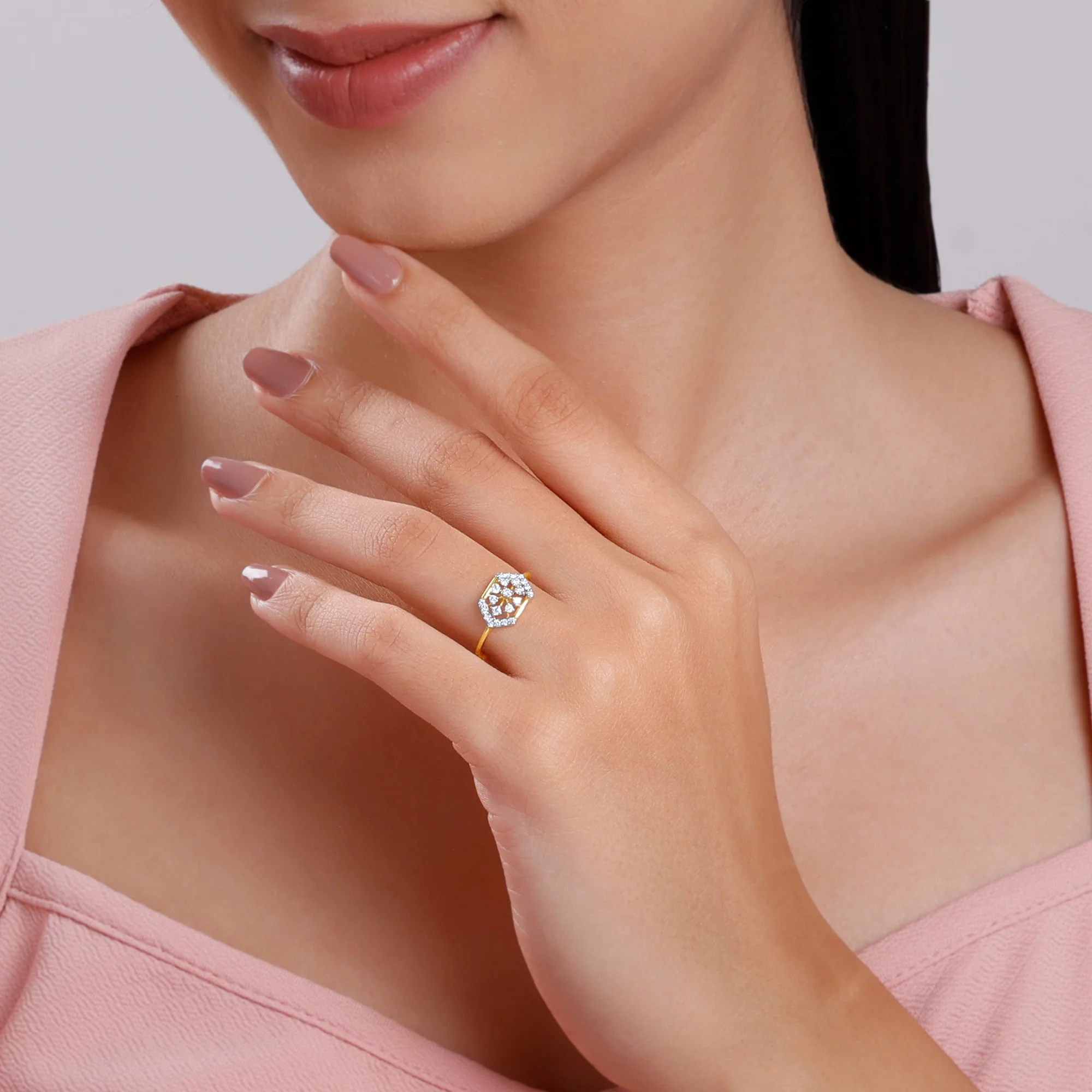 Gold Hexagonaria Lab Grown Diamond Ring - Image 3