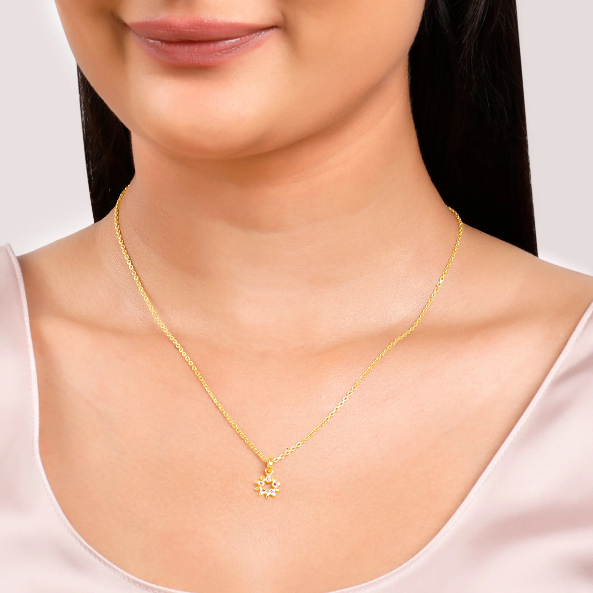Golden Amaryllis Pendant With Link Chain - Image 3