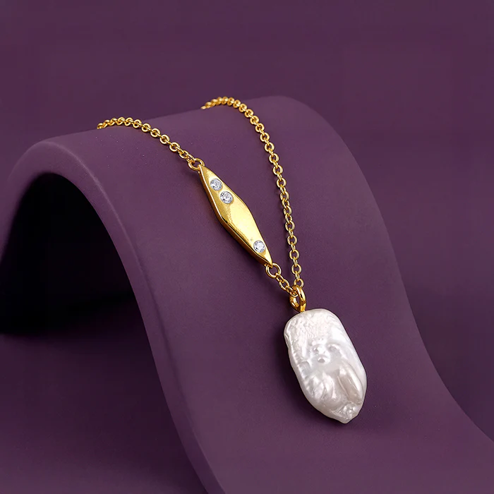 Golden Emilia Pearl Necklace - Image 2