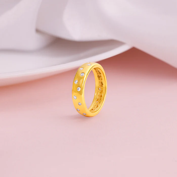 Golden Fashion Ring - Image 3
