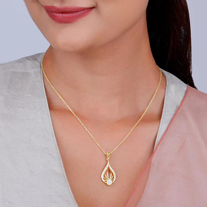Golden Glint Pendant With Link Chain - Image 3
