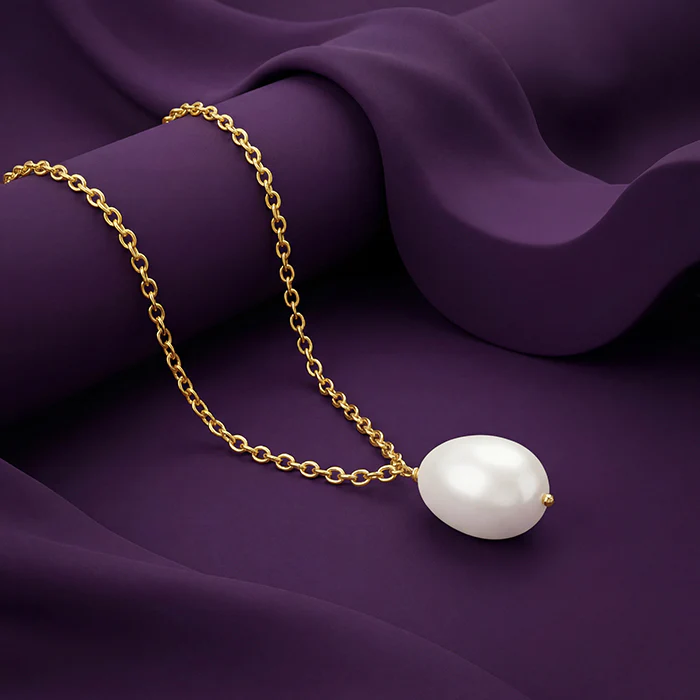 Golden Zooey Pearl Necklace - Image 2