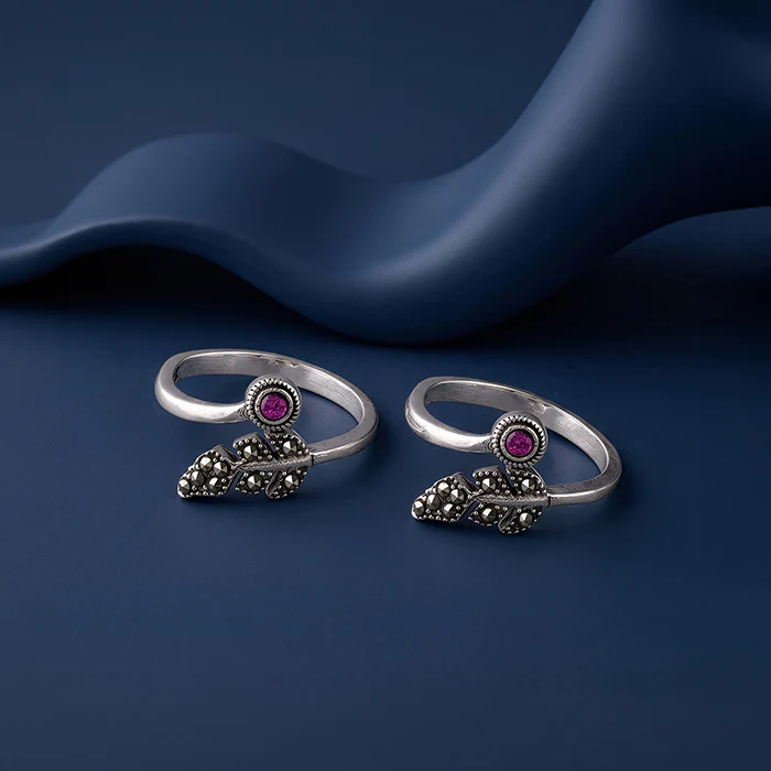 Oxidised Silver Charulata Toe Rings - Image 2