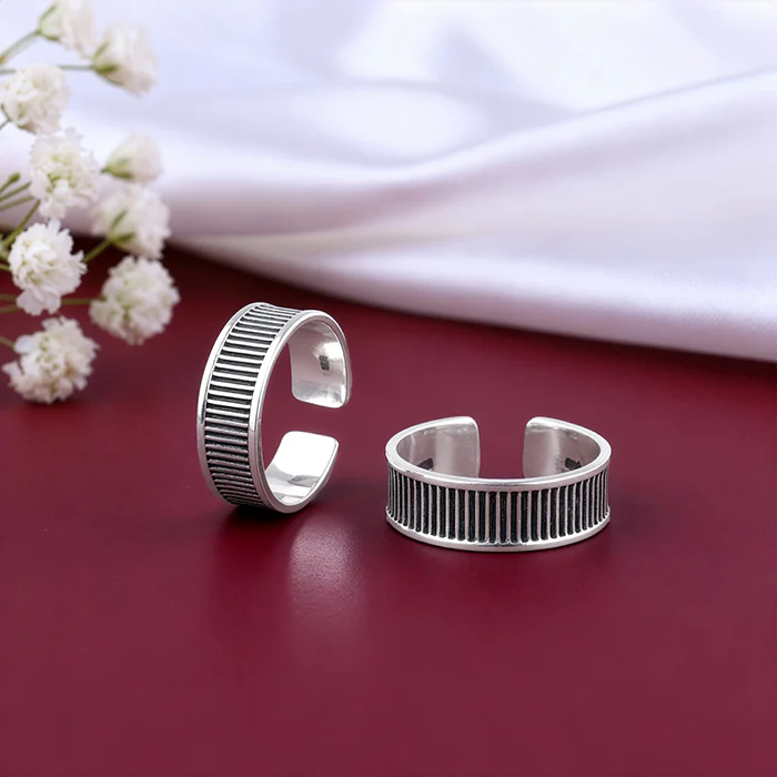 Oxidised Silver Jaya Toe Rings - Image 2