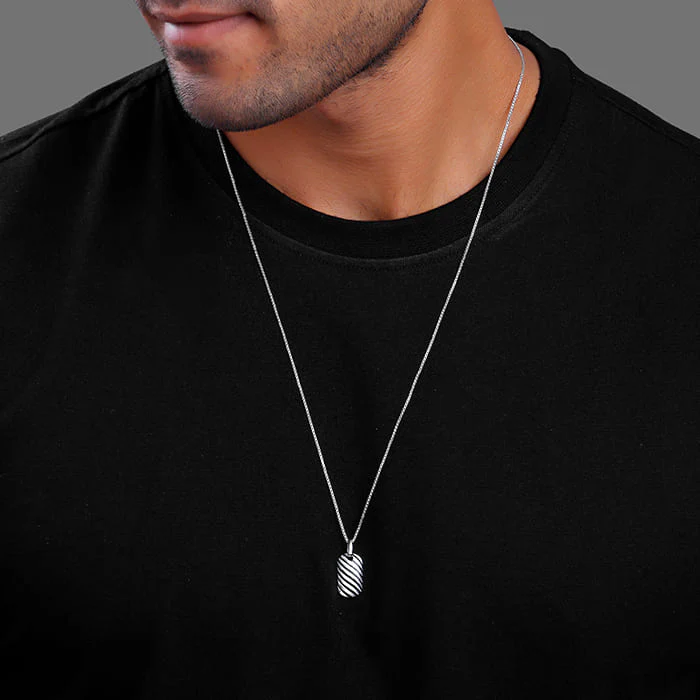 Oxidised Silver Stylish Pendant With Box Chain - Image 3