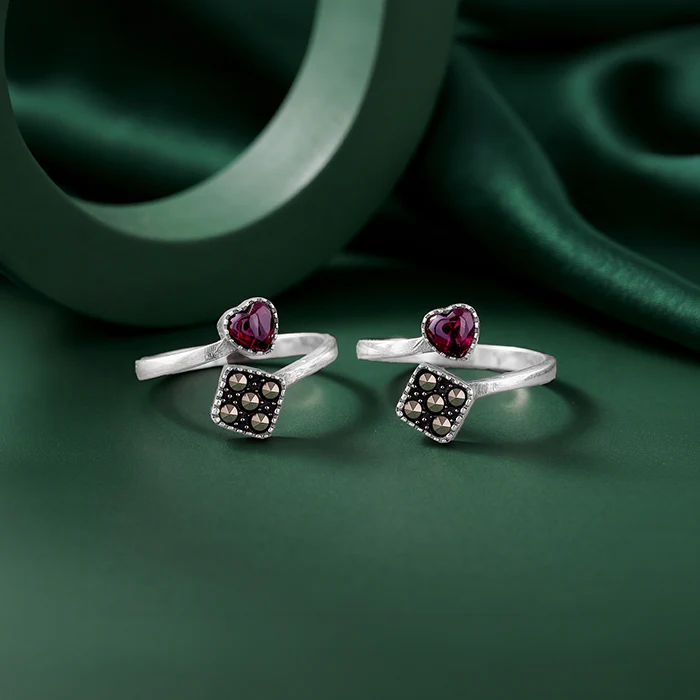 Oxidised Silver Tavishi Toe Rings - Image 2