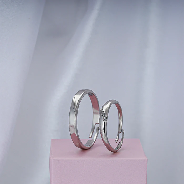 Silver Love Unfolds Couple Bands - Image 2