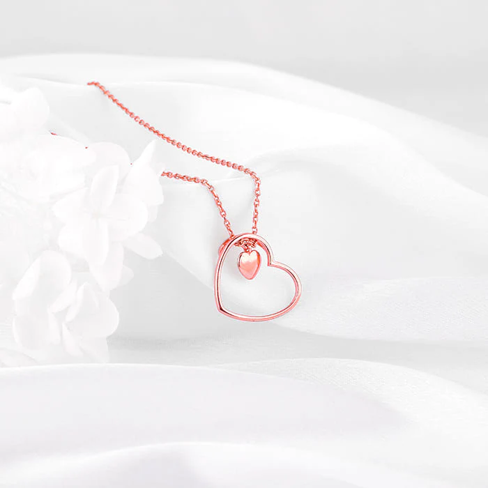 Anushka Sharma Rose Gold Heart Necklace - Image 2