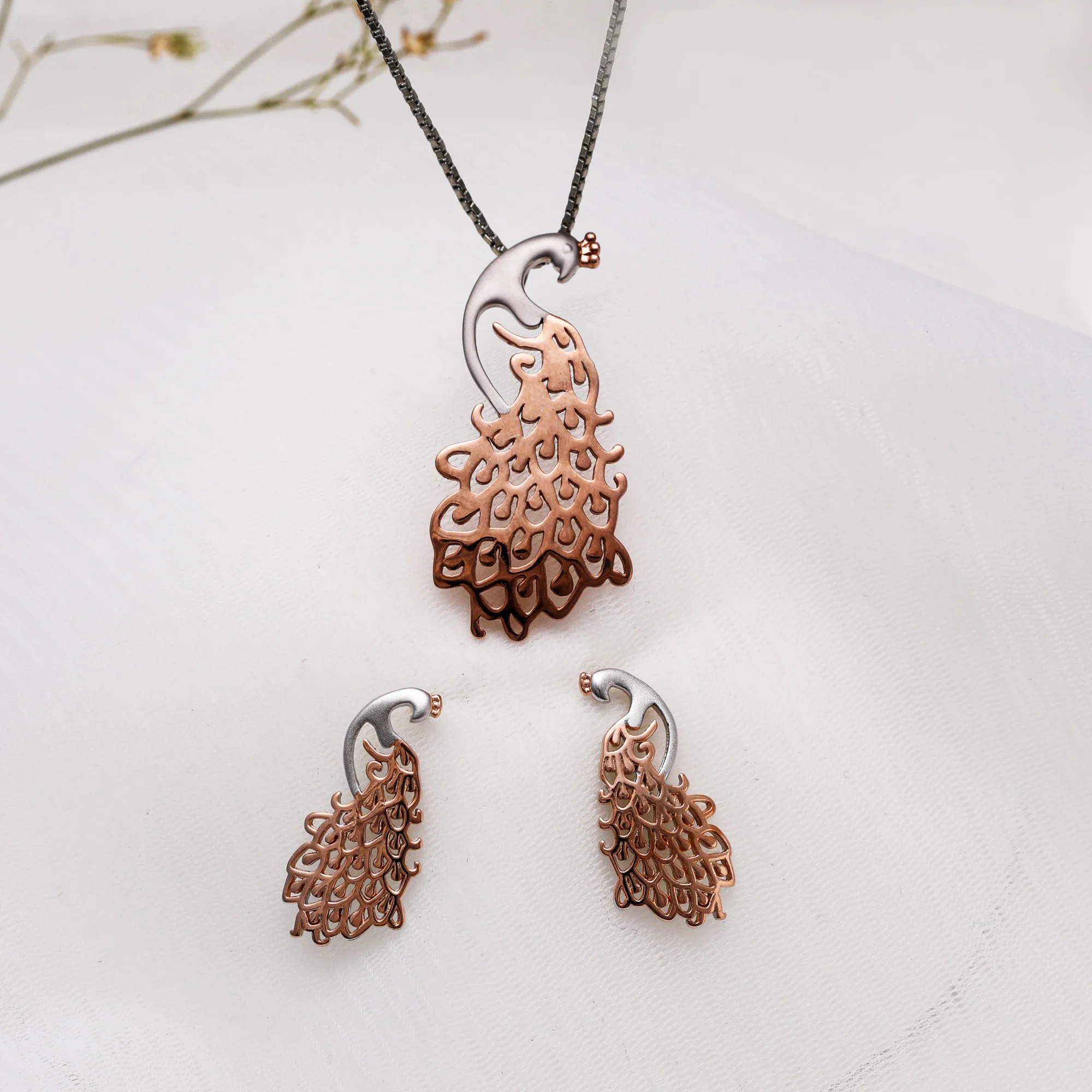 Royal Peacock Set with Box Chain - Image 3