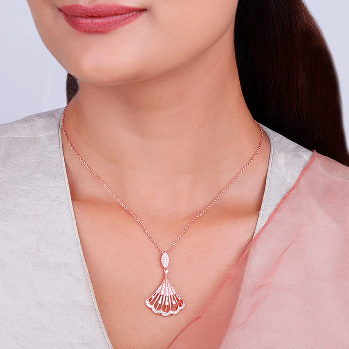 Rose Gold Seashell Pendant With Link Chain - Image 3