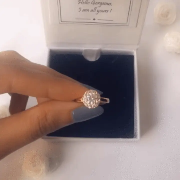 Anushka Sharma Rose Gold Solitaire Spin Ring - Image 4