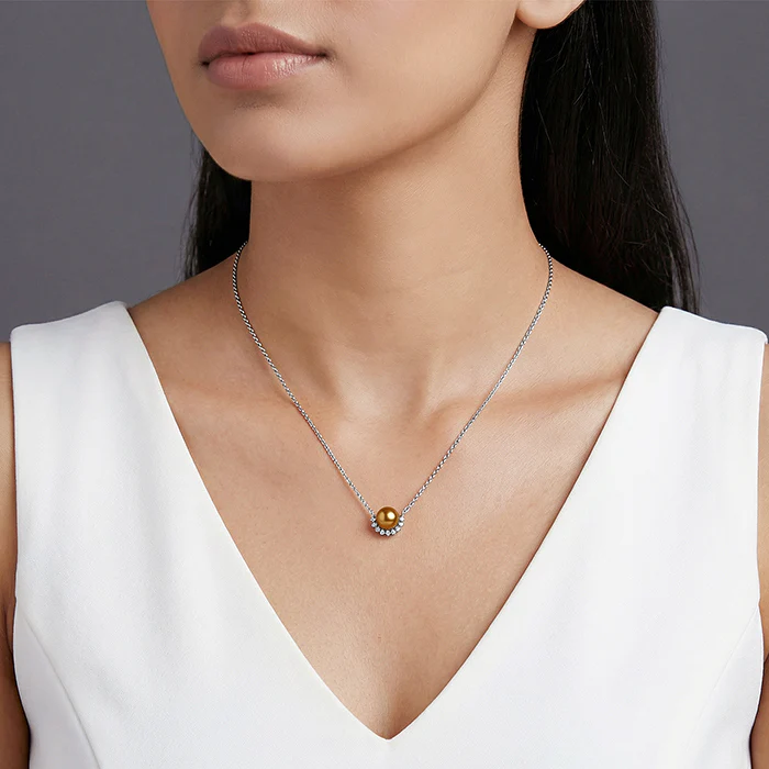 Silver Cate Pearl Necklace - Image 3