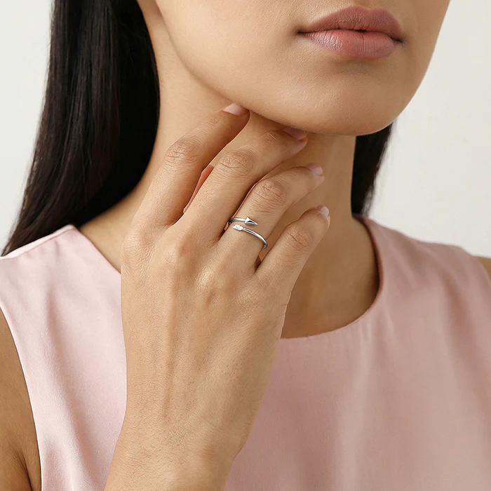 Silver Classy Arrow Ring - Image 3