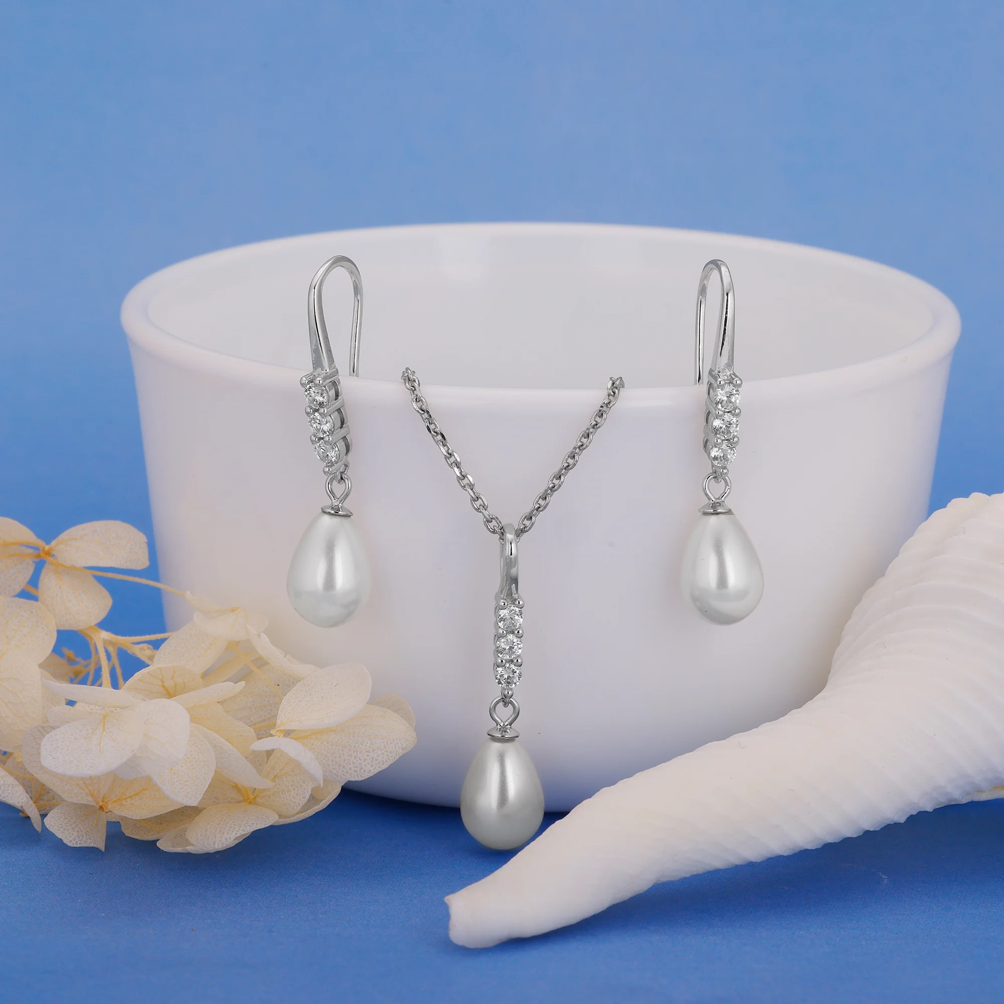 Anushka Sharma Silver Drops of Pearls Set - Image 6