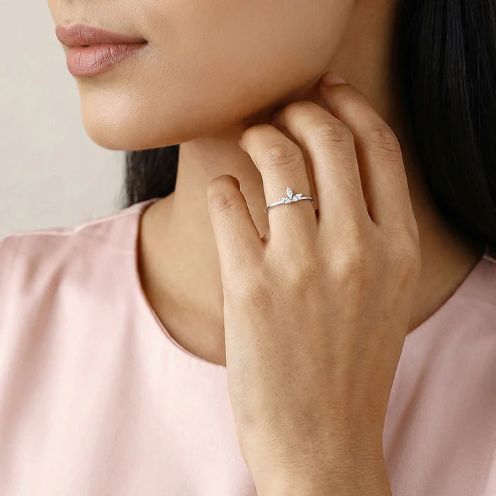 Silver Flora Trine Ring - Image 3