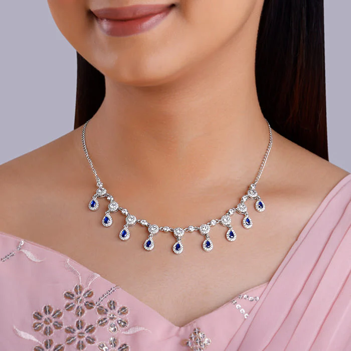Silver Graceful Adornare Necklace - Image 3
