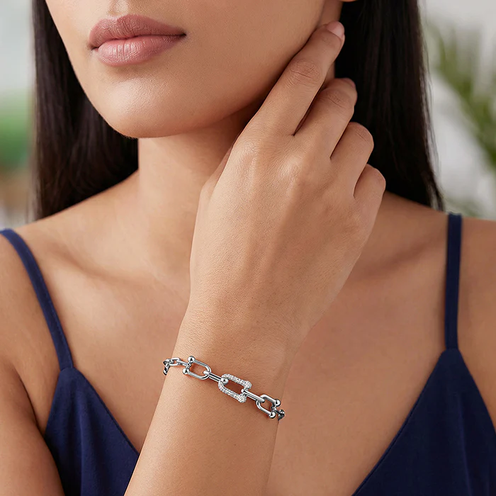 Silver Graduated Link Bracelet - Image 3