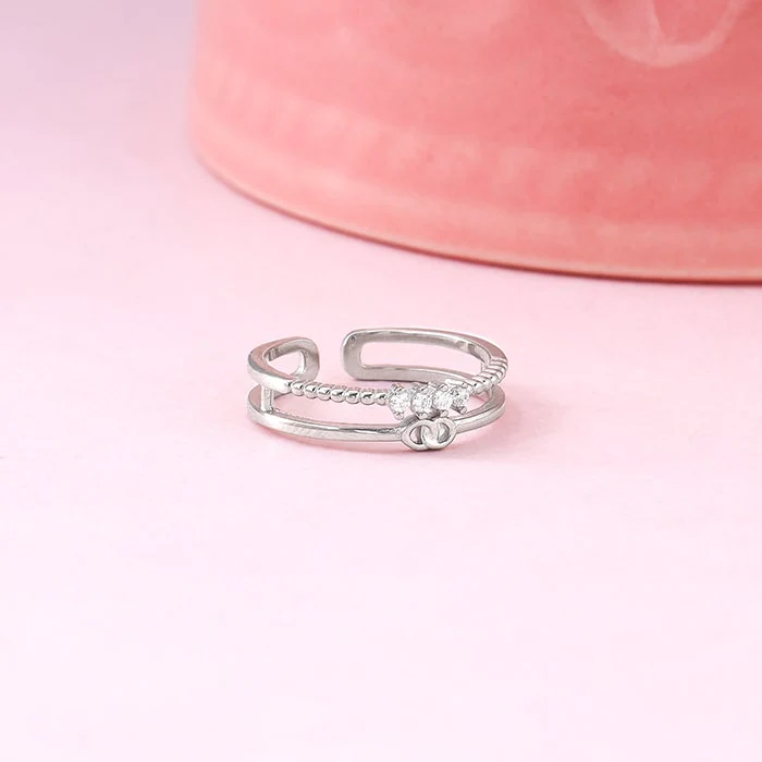 Silver Interlocked Ring - Image 2