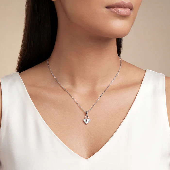 Silver Lovely Key Pendant With Link Chain - Image 3