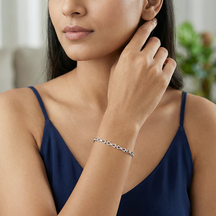 Silver Lunara Knot Bracelet - Image 3