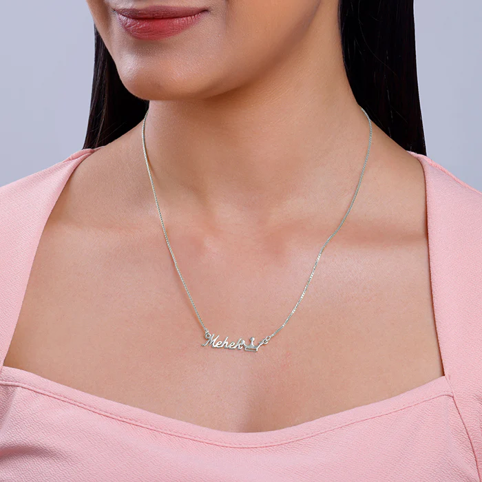 Silver Personalised Queen Necklace - Image 3