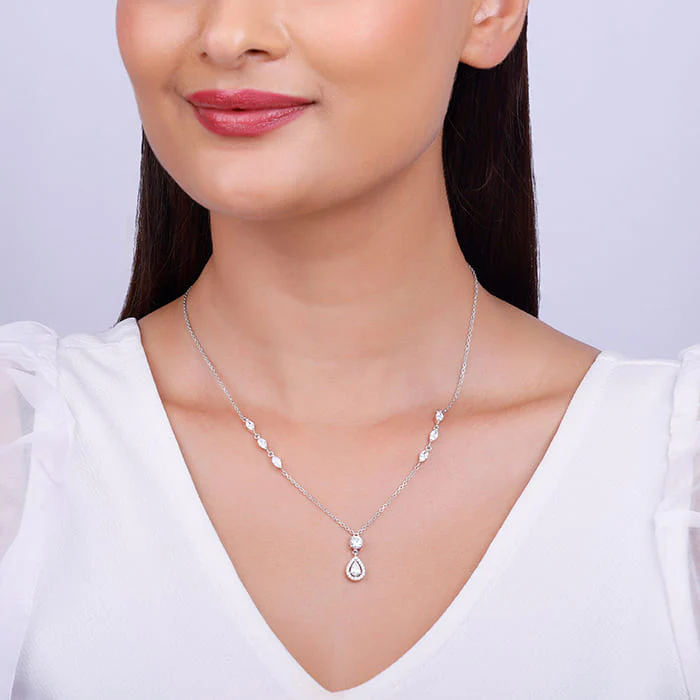 Silver Regal Radiance Necklace - Image 3