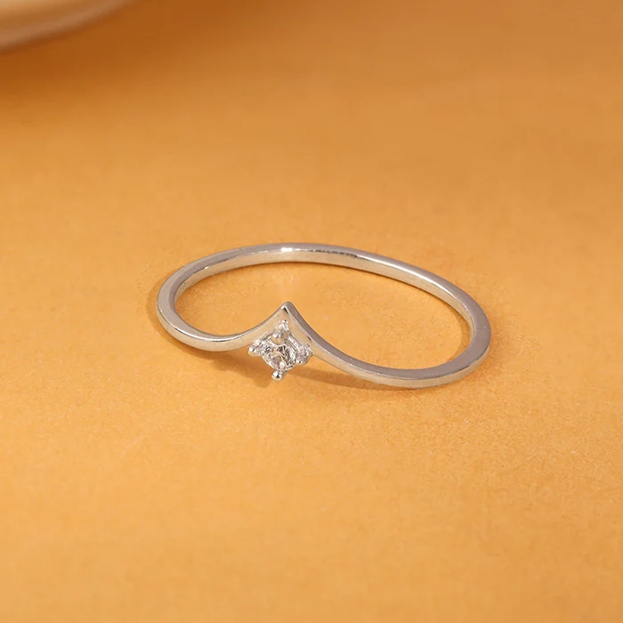 Silver Sparkling V Ring - Image 2