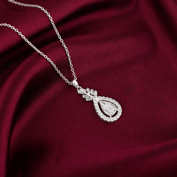 Silver Stark Beauty Pendant With Link Chain - Image 2