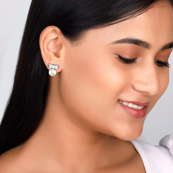 Silver Dreamy Pearls Earrings - Image 3