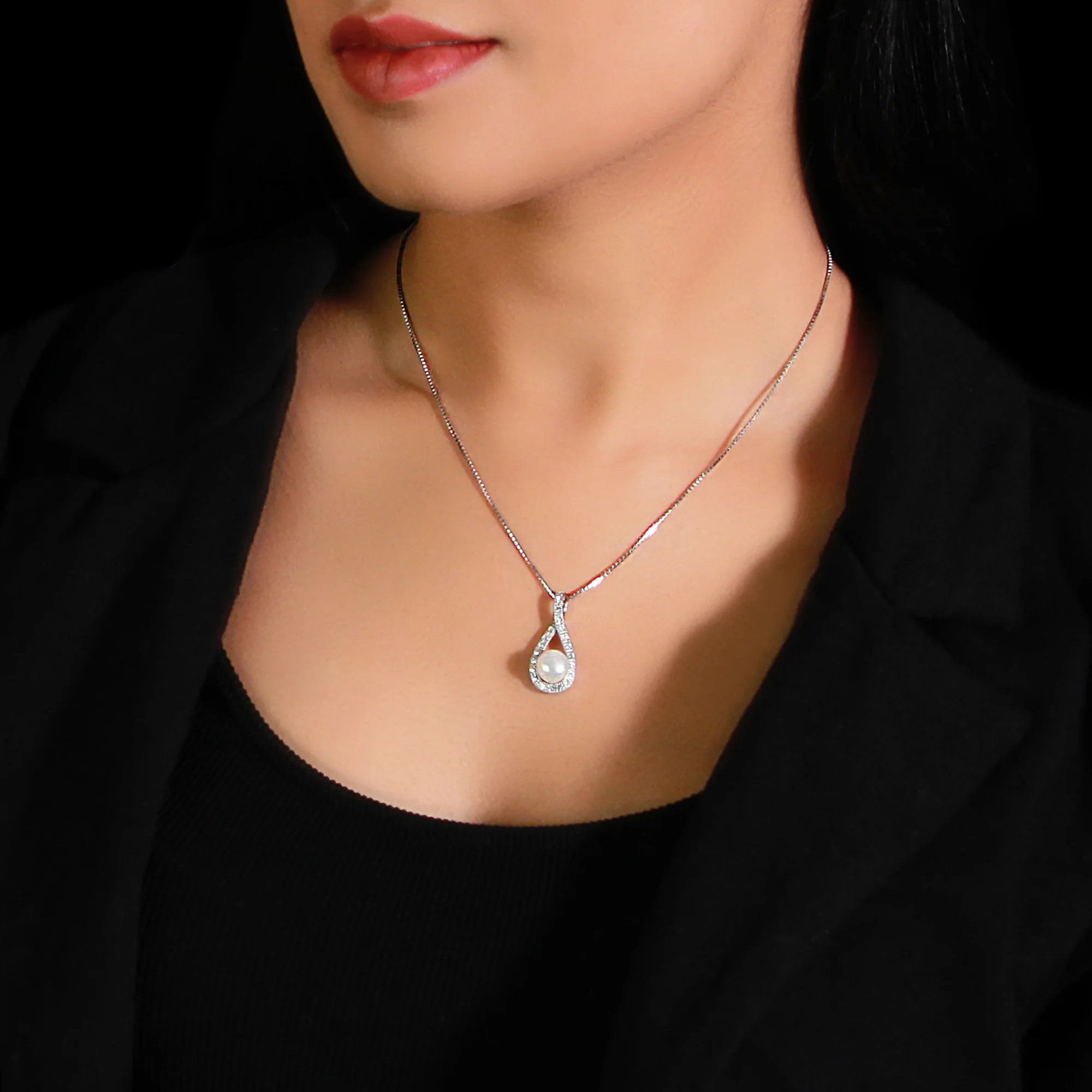 Silver Tear Drop Pearl Pendant With Link Chain - Image 2